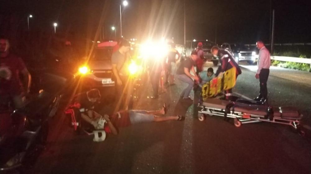 Acidente entre um carro e duas motos deixa três pessoas feridas na região sul de Palmas