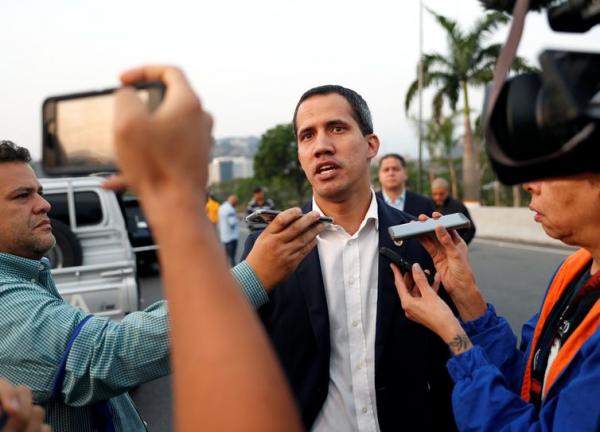 Autodeclarado presidente da Venezuela, Juan Guaidó, volta convocar população para sair às ruas