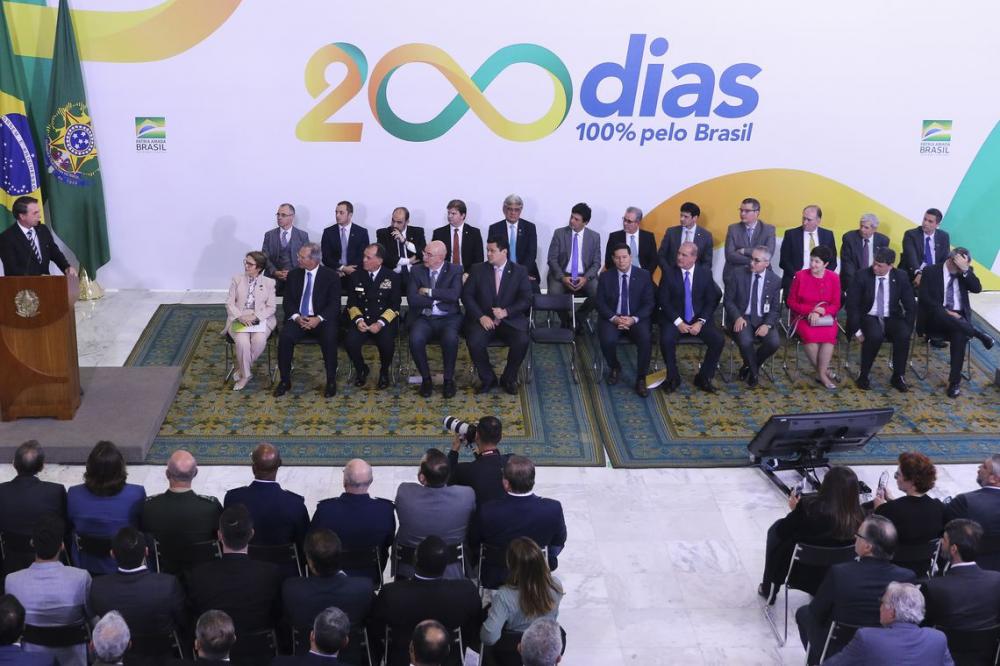 Bolsonaro apresenta balanço das ações em 200 dias de presidência; confira a lista