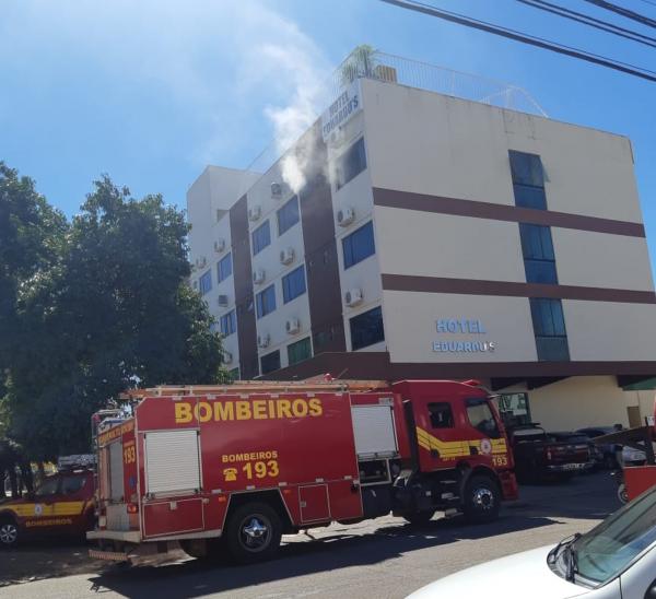 Bombeiros combatem princípio de incêndio em hotel no centro de Palmas; veja VÍDEO