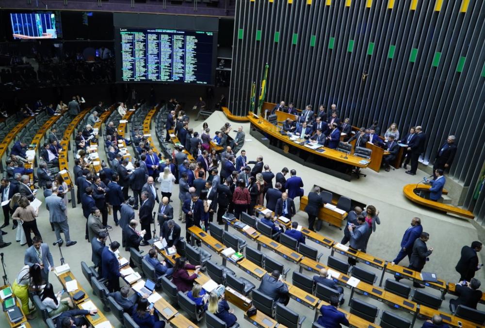 Câmara aprova projeto que define quais situações configuram abuso de autoridade