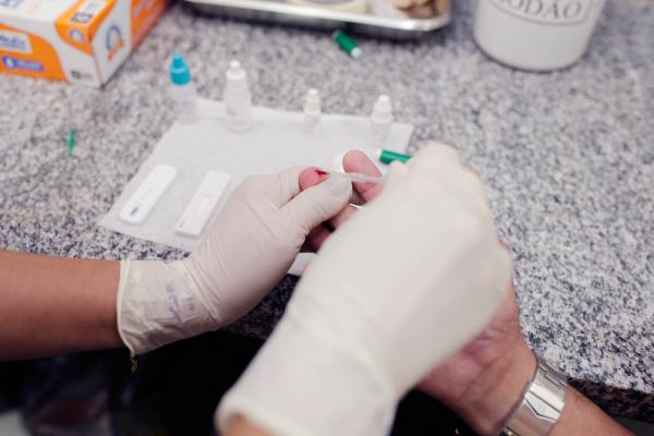 Centros de Saúde da Comunidade de Palmas oferecem testes rápidos de HIV, hepatites virais e sífilis