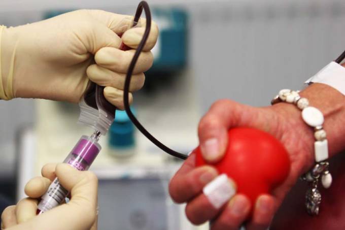 Comissão do Senado aprova meia entrada para doadores de sangue