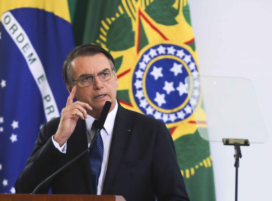 Decreto de Bolsonaro extingue mais de 14 mil cargos