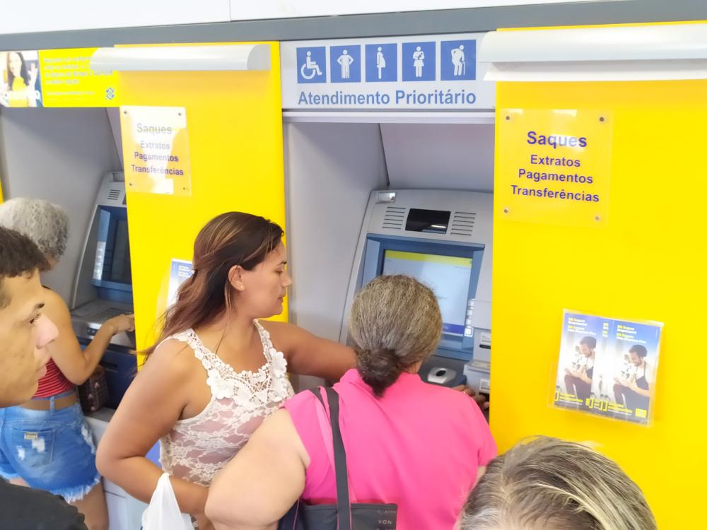 DESCASO: Falta de dinheiro em caixas eletrônicos do Banco do Brasil de Taquaralto deixa clientes revoltados