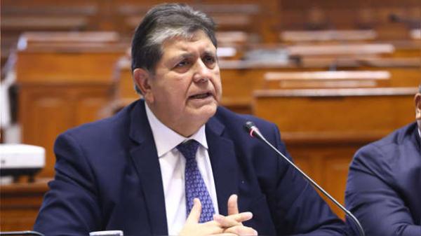 Ex presidente do Peru atira contra própria cabeça ao receber ordem de prisão