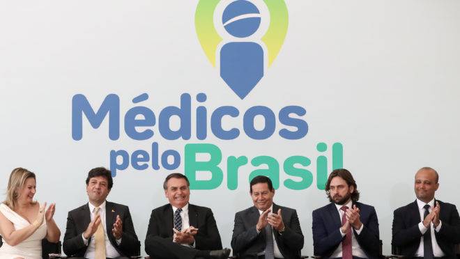 Governo Federal cria o programa Médicos pelo Brasil