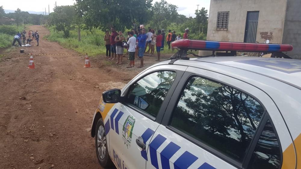 Homem é encontrado morto com uma faca cravada no peito na região sul de Palmas