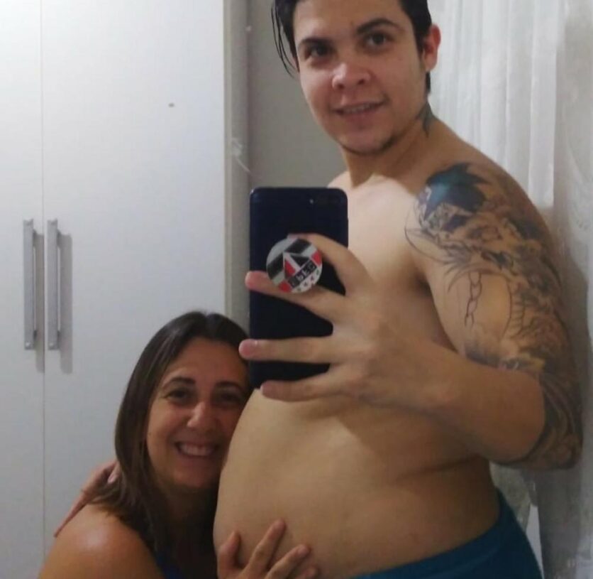 Homem trans engravida para realizar sonho do casal de ter filhos: