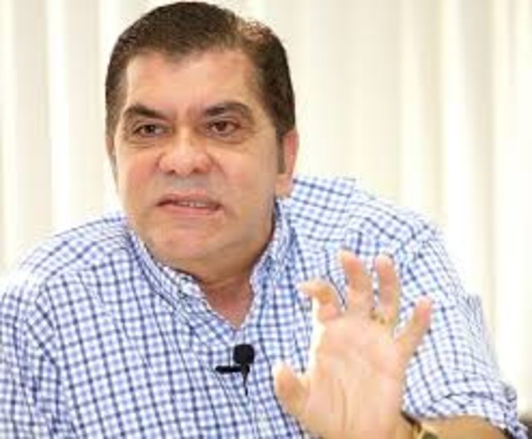 Justiça condena ex prefeito de Palmas Carlos Amastha por improbidade na nomeação de concursados