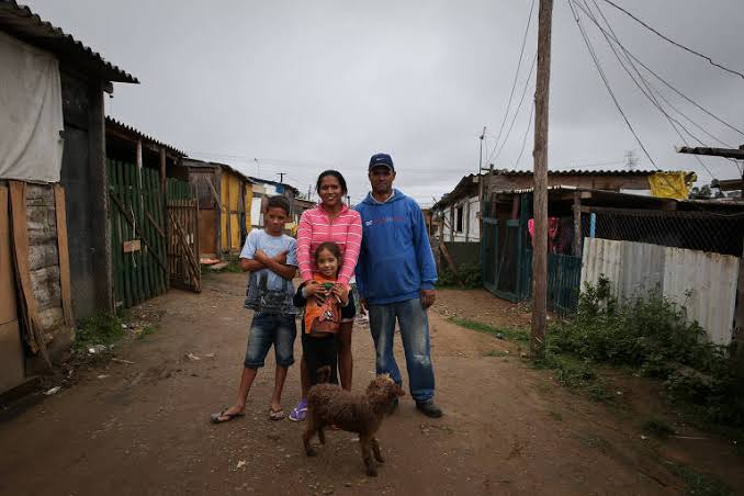 Mais de 4 milhões de brasileiros correm risco de retornar para a linha da pobreza