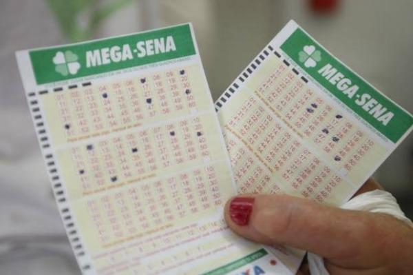 Mega Sena acumula e pode pagar maior prêmio regular da história: R$ 275 mi