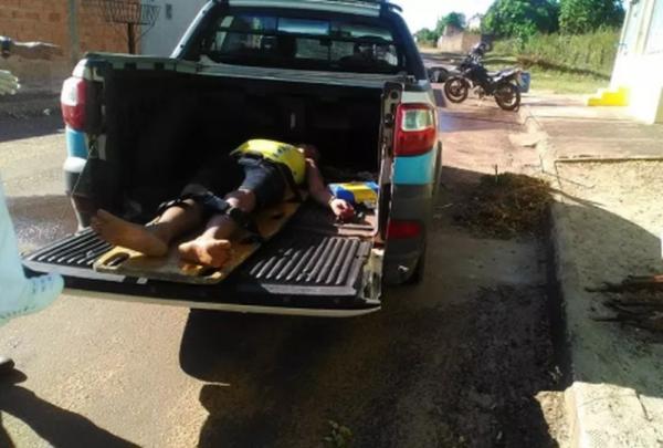 Moradores de Ananás flagram mulher sendo atendida em carroceria de caminhonete: confira
