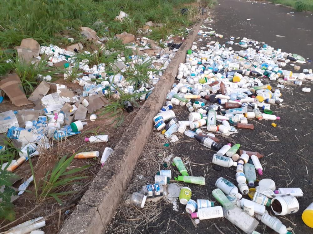 Moradores registram lixo descartado de forma irregular no norte do Estado