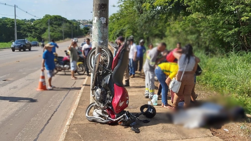 Motociclista morre após bater de frente com um poste na região sul do Estado