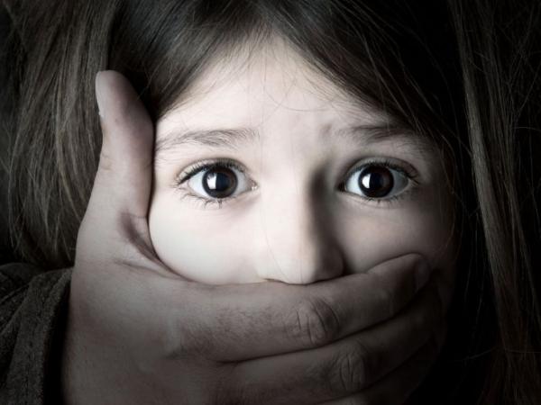 Pedofilia: como o tratamento feito no Brasil pode ajudar a prevenir crimes