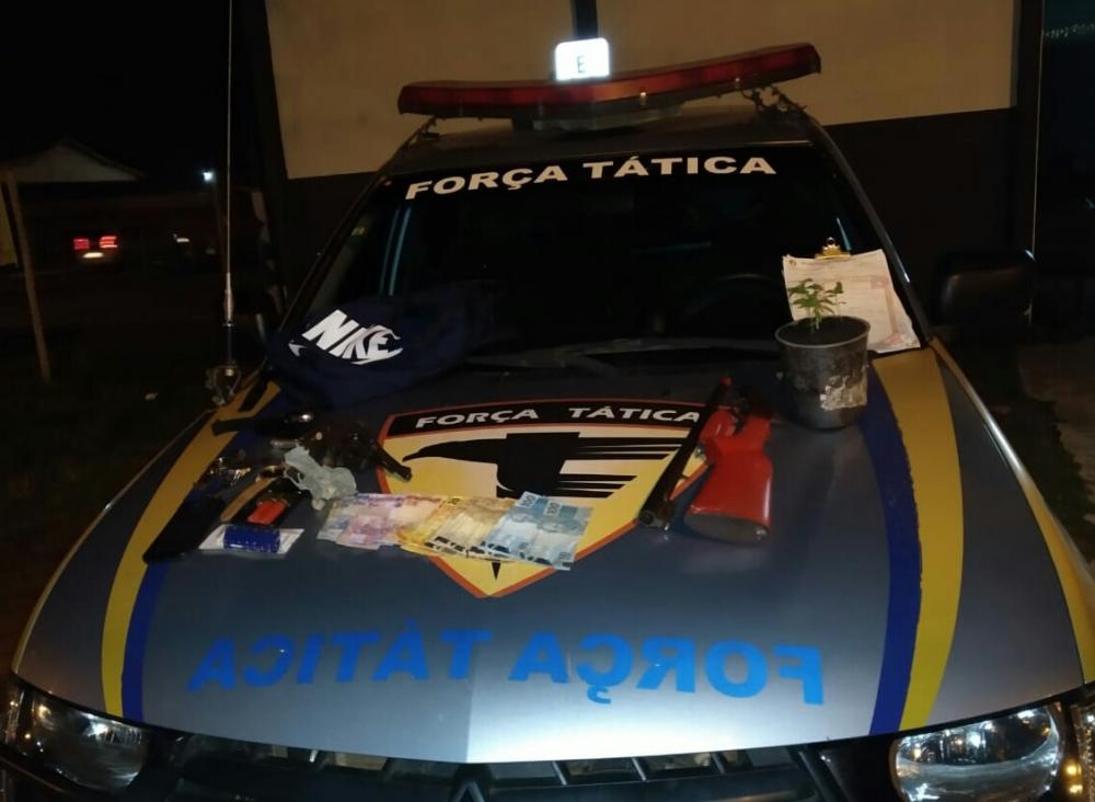 Polícia prende suspeito de tráfico de drogas em uma casa no norte do Estado