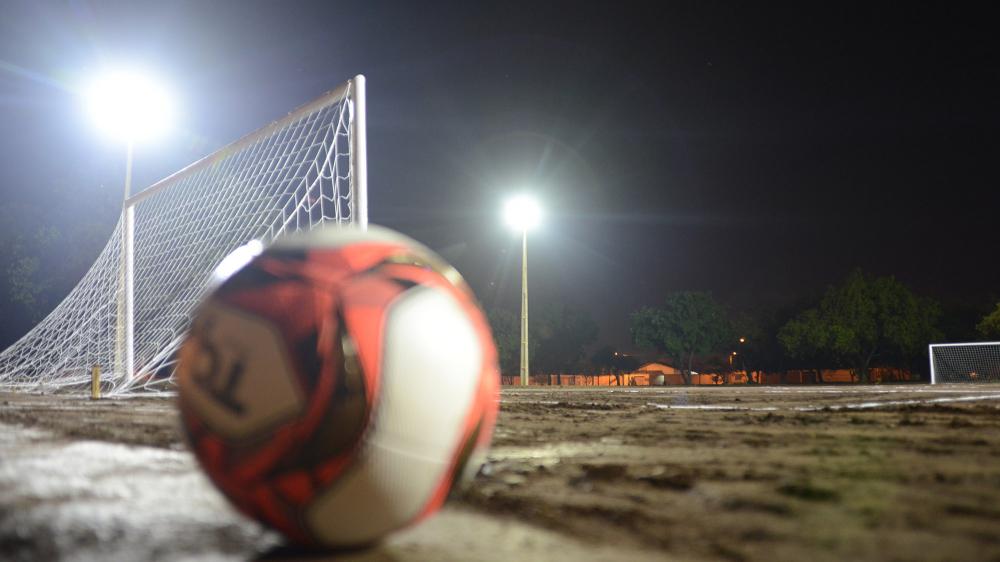 Prefeitura de Palmas entrega sistema de iluminação de LED do campo de futebol da Arso 121