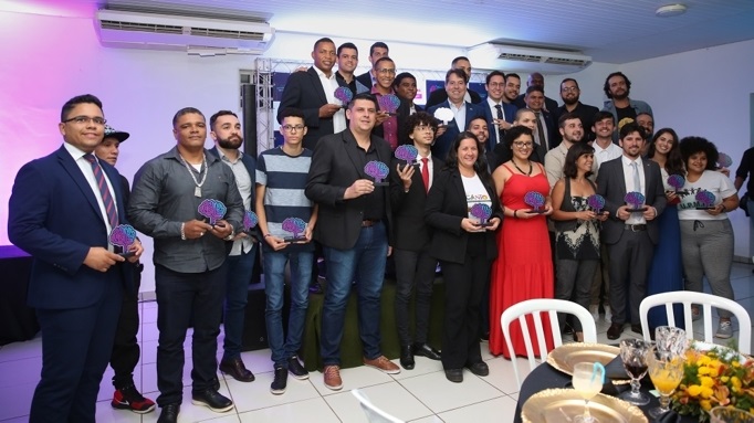 Prefeitura premia jovens influenciadores do ano de 2019