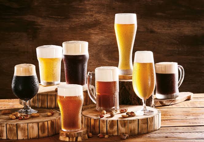 Puro malte, puro milho, zero açúcar e zero carboidrato: quais as diferenças entre as cervejas?