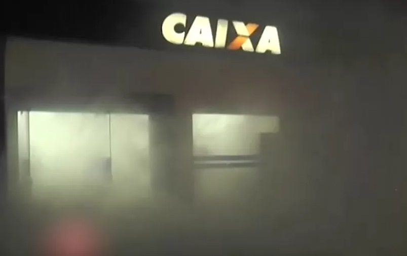 Susto! Dispositivo libera fumaça em banco e bombeiros são acionados na região sul de Palmas