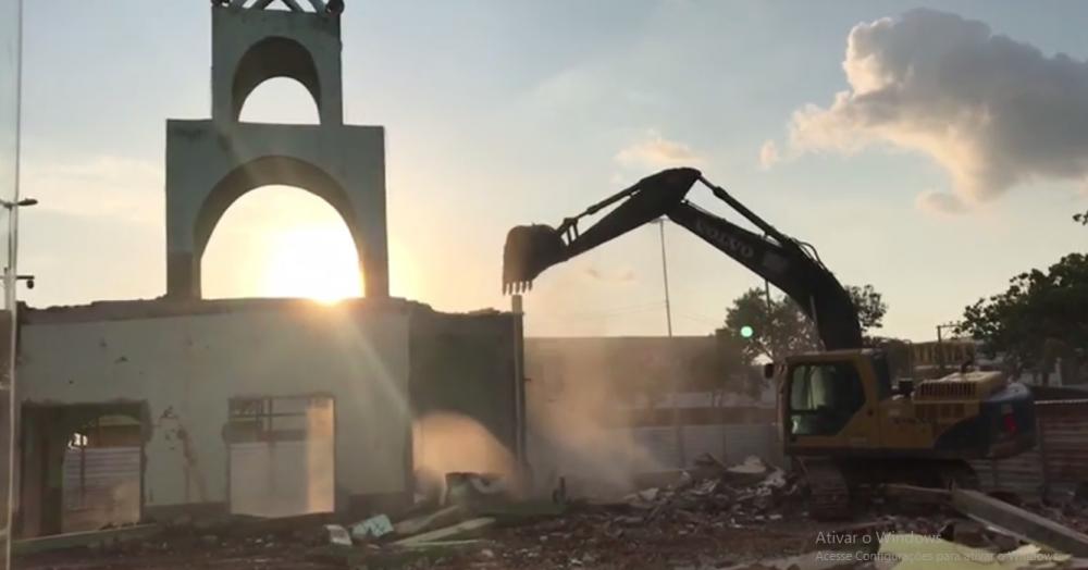 VÍDEO/ Confira o momento exato da demolição da Igreja Matriz de Taquaralto; Saiba porque