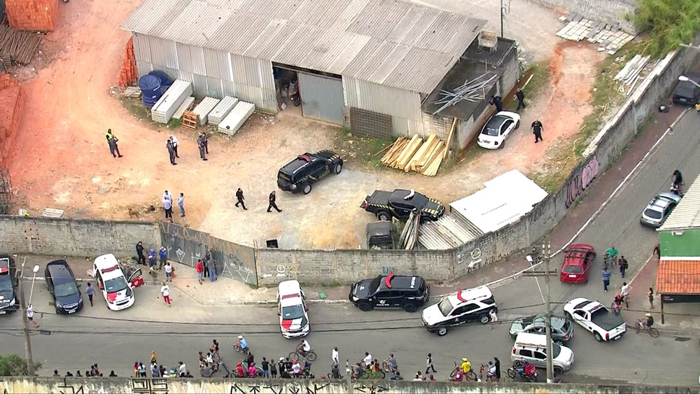 VÍDEO; grupo fortemente armado invade terminal de cargas de Cumbica, faz reféns e roubam mais de R$ 100 milhões em ouro