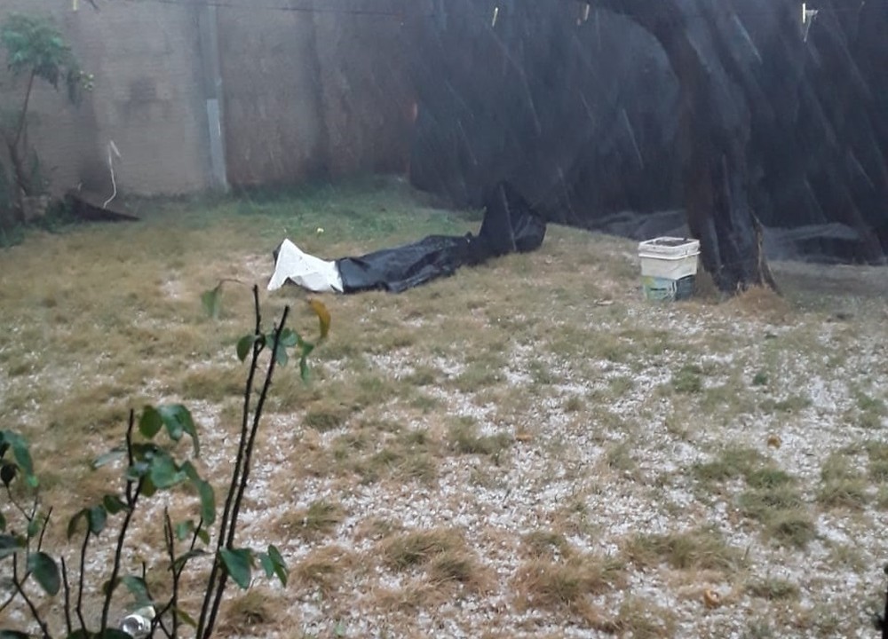 Você não vai acreditar! Moradores de Dianópolis registram chuva de granizo após cidade passar por grande período de estiagem