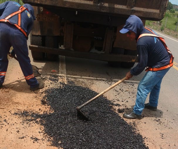 TO-342| Governo realiza serviço de tapa-buracos no trecho que fica entre Miracema e Miranorte