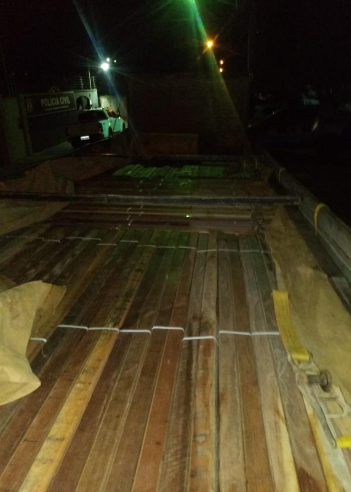 Polícia Militar prende suspeito de transporte de madeira ilegal no norte do Tocantins