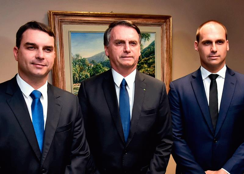 Com apelo de filhos de Bolsonaro, ex-secretário ganha cargo na Casa Civil