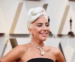 Celebridades | Cantora Lady Gaga pensa em adoção ou barriga de aluguel para ser mãe
