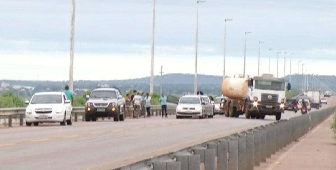 Ponte FHC é interditada devido a engavetamento envolvendo quatro veículos em Palmas