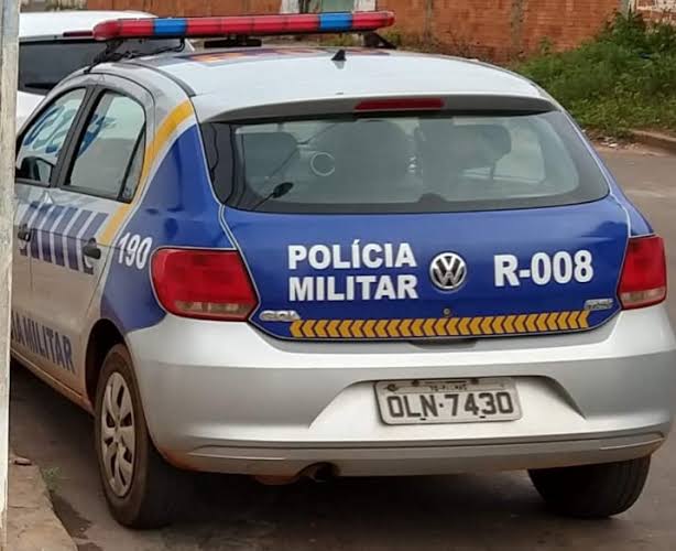 Jovem é morto e adolescentes são baleados durante tiroteio dentro de casa em Araguaína
