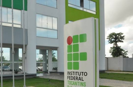 Oportunidade / IFTO seleciona tradutor e intérprete de Libras com salário de R$ 4,1 mil