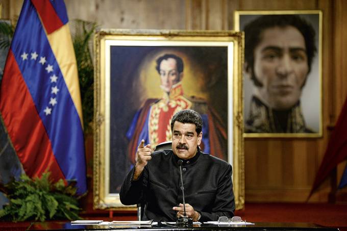Maduro obriga companhias aéreas a pagar combustível com criptomoeda local
