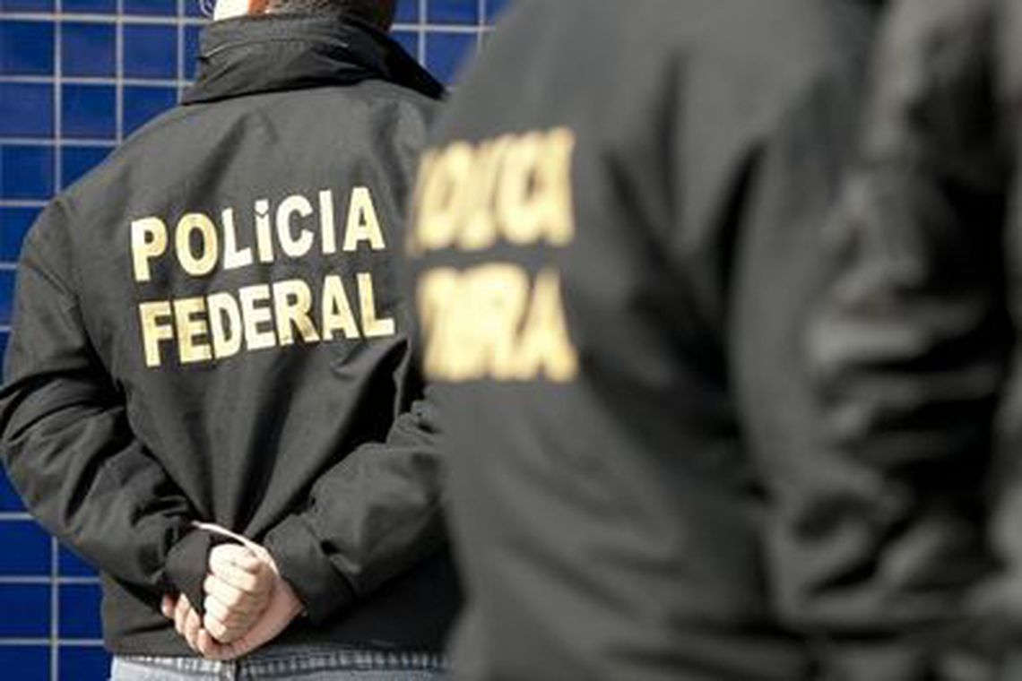 Polícia Federal cumpre mandados contra grupo suspeito de adaptar aviões para o tráfico internacional de drogas; suposto chefe da quadrilha mora em Palmas