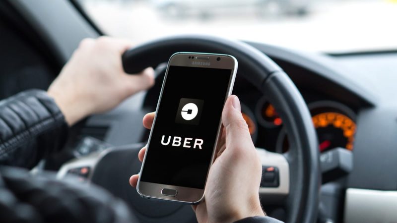 Paralisação dos motoristas da Uber acontece nesta segunda-feira (15); a categoria reivindica melhor remuneração e direitos trabalhistas