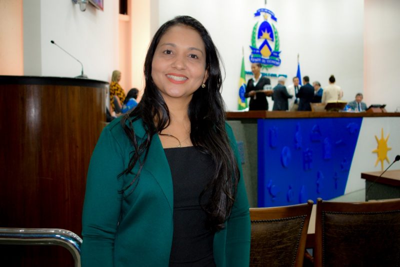 Deputada Vanda Monteiro destina emenda e associação de moradores do PA Cocal, em Maurilândia, vai adquirir novo trator