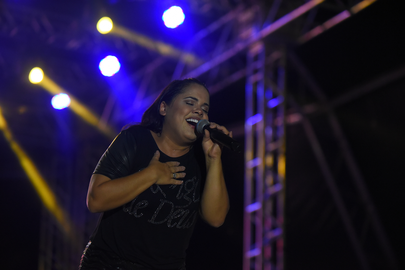 Do pop rock ao reggae: artistas nacionais e internacionais marcaram a ultima noite do Capital da Fé