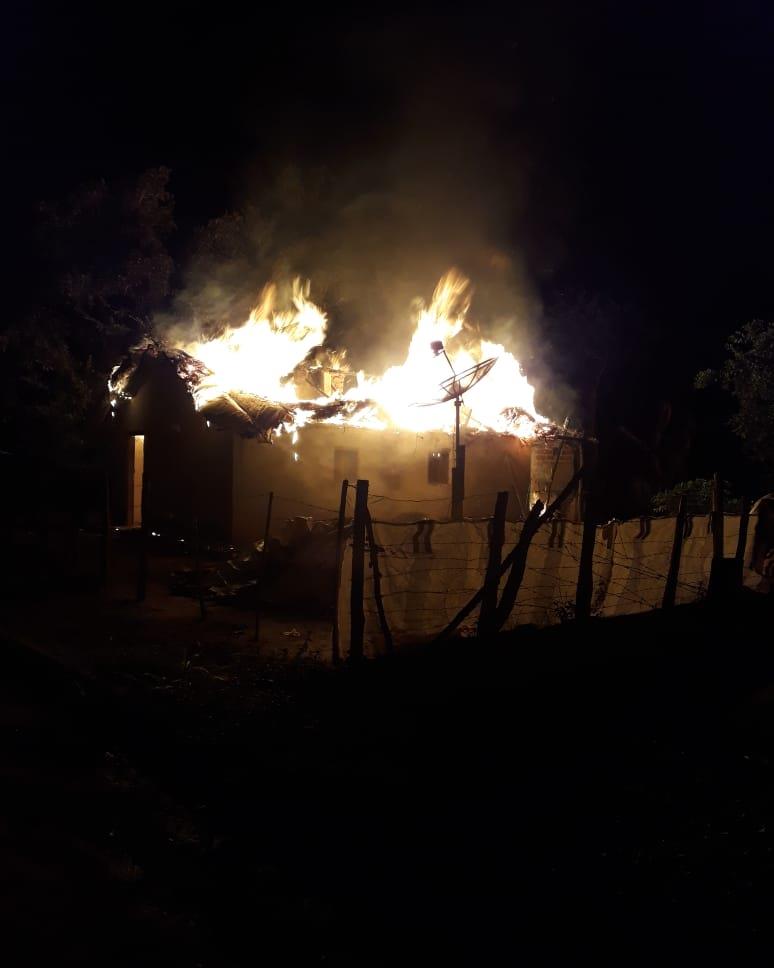 Homem tenta atear fogo na casa da própria tia e em veículos apreendidos na Delegacia da Polícia Civil no norte do Tocantins