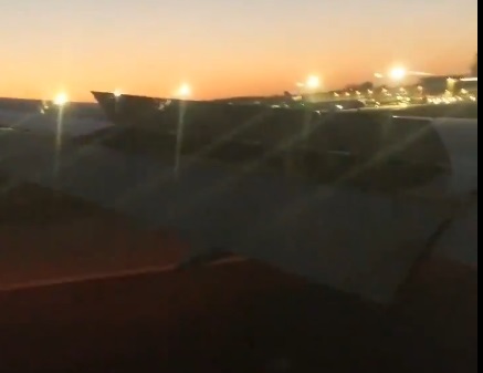 Avião faz pouso de emergência após sobrevoar Madri por horas com falha no motor; VÍDEO