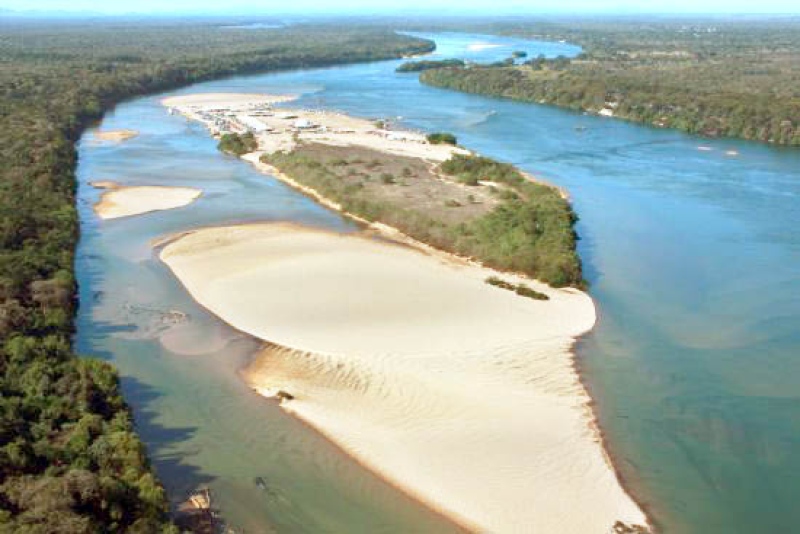 Corpo em decomposição é encontrado em cova rasa ás margens do rio Tocantins no sul do estado