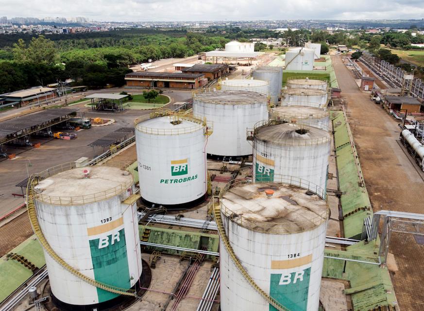 Petrobras anuncia a quarta redução no preço da gasolina de 2020