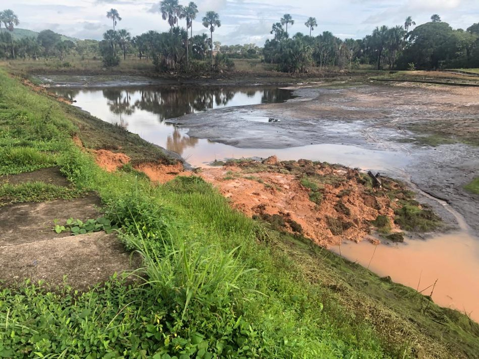 Represa em Bandeirantes do Tocantins rompe após fortes chuvas na região