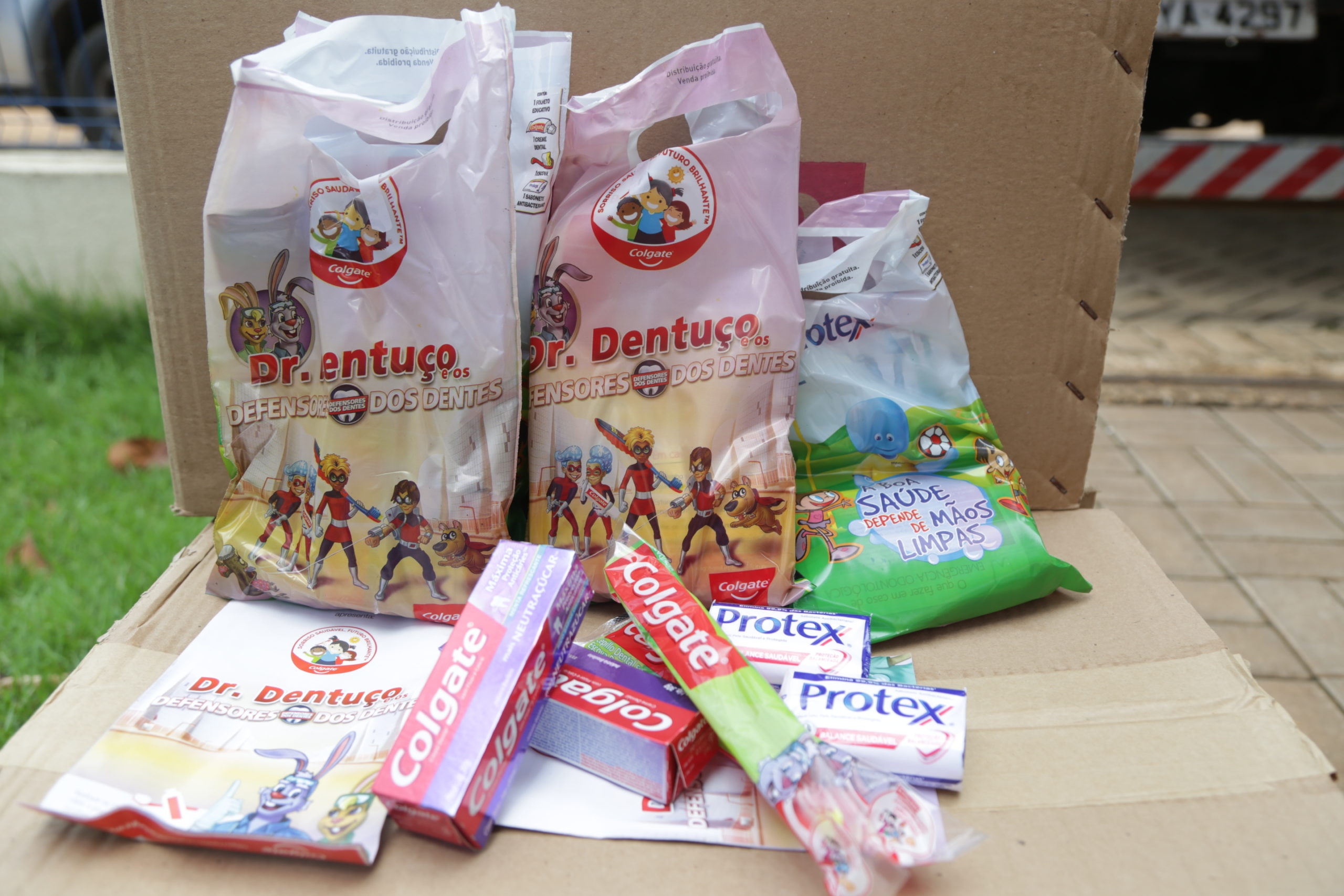 Governo do Tocantins distribui 100 mil kits de alimentos para alunos da rede estadual; entenda
