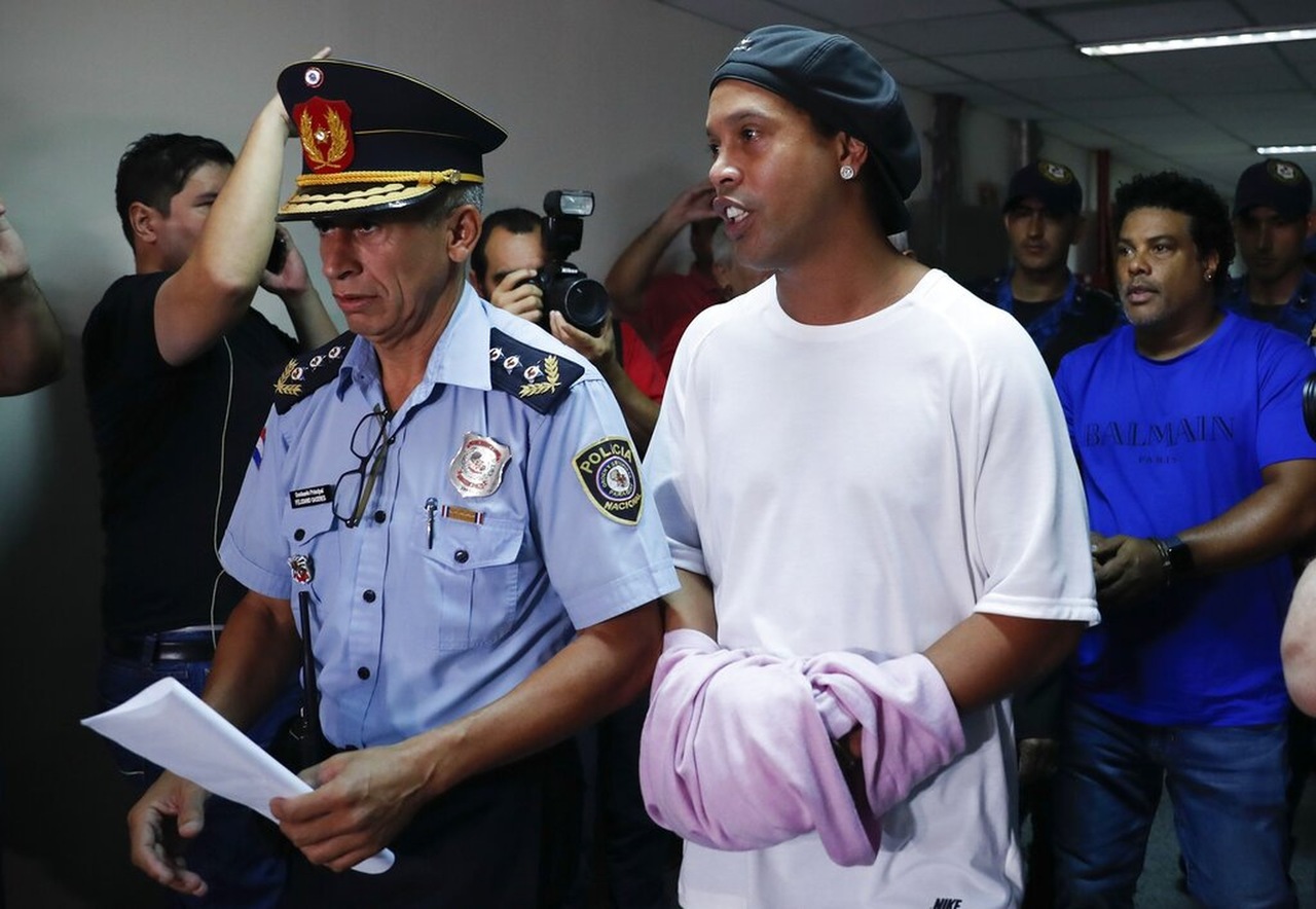 Justiça do Paraguai nega prisão domiciliar para Ronaldinho e irmão