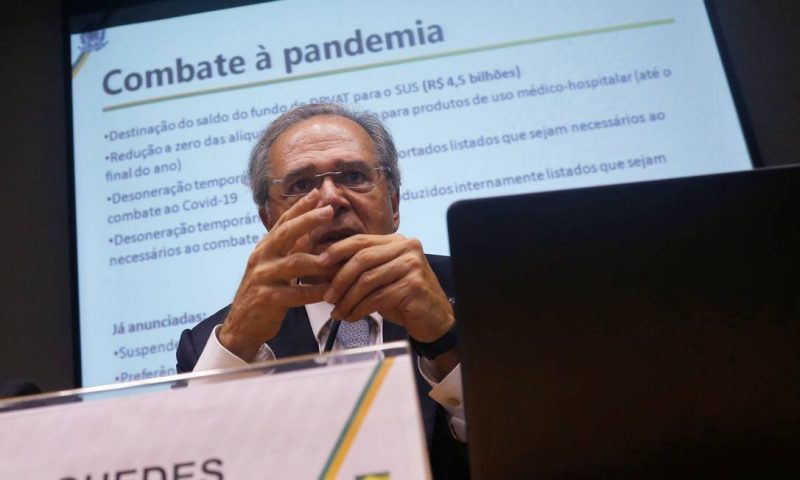 Ministro Paulo Guedes anuncia auxílio mensal de R$ 200 reais para trabalhadores autônomos