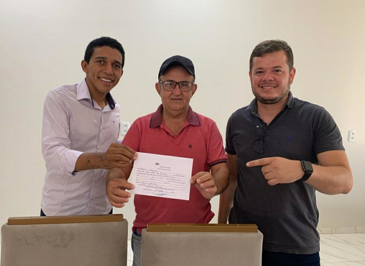 Eleições 2020: Presidente da Câmara de Carmolândia retira pré-candidatura a prefeito e apoia reeleição de Neurivan pelo PSL