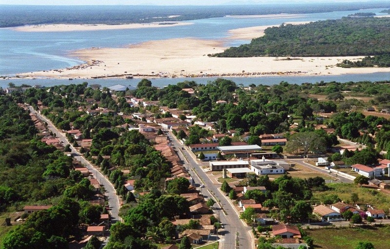 Justiça determina que balsas e ônibus voltem a circular em Araguacema; entenda